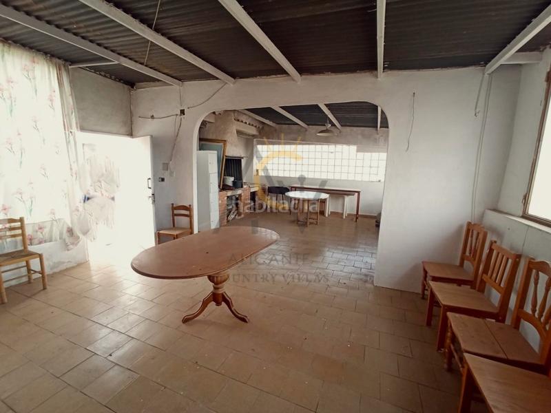 Foto 45407dff-8236-45dd-a1ff-b41ee128183b. Gebäude in Romana (la)