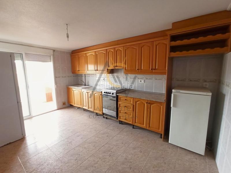 Foto 68dde6e6-ec7f-4e88-bf96-2eefe33bee7a. Gebäude in Romana (la)