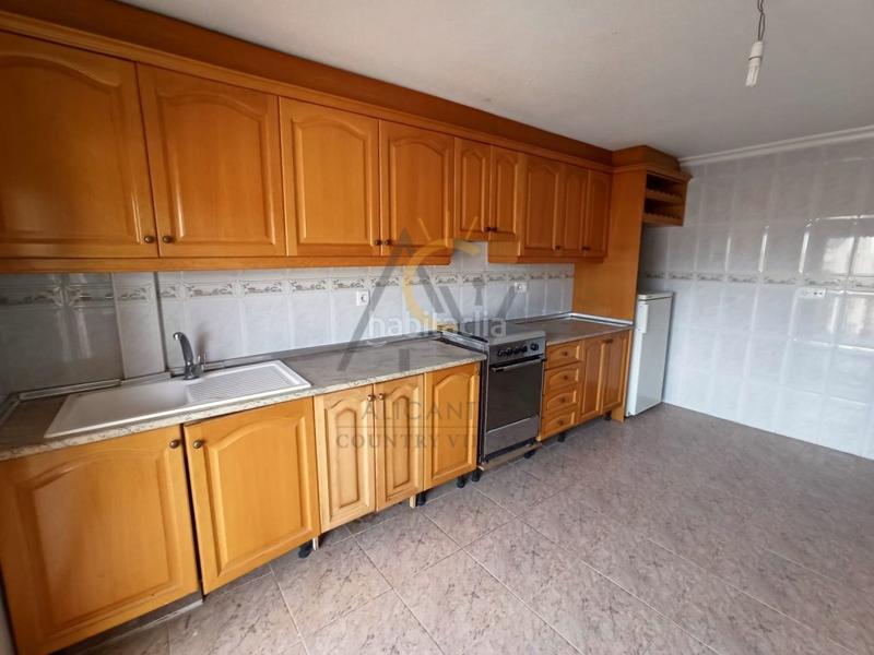 Foto 7a224c41-6ae2-4954-82b2-9849ef6a720c. Gebäude in Romana (la)