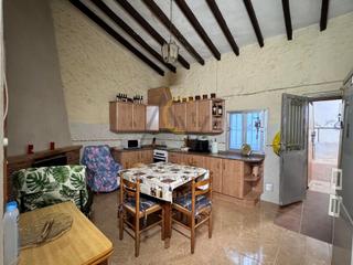 Casa  N/a. Casa con pequeña parcela