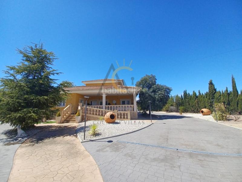 Foto ae5509d3-2621-42ac-adde-a76ee3236362. Xalet amb aparcament piscina a Monòver