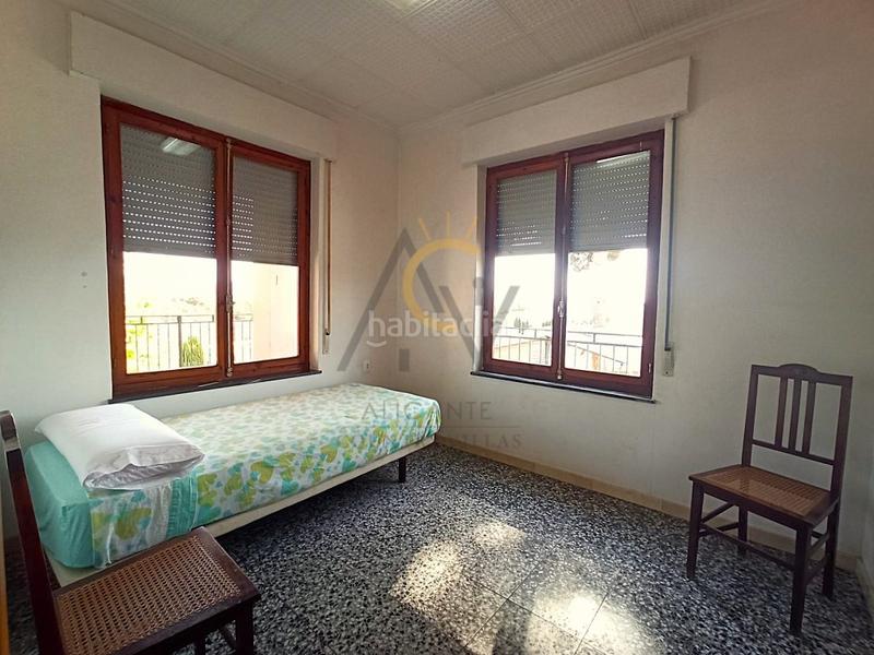 Foto 16acce4d-e19c-4136-9cf4-b72901388b61. Chalet  de dos alturas en monóvar en Monòver