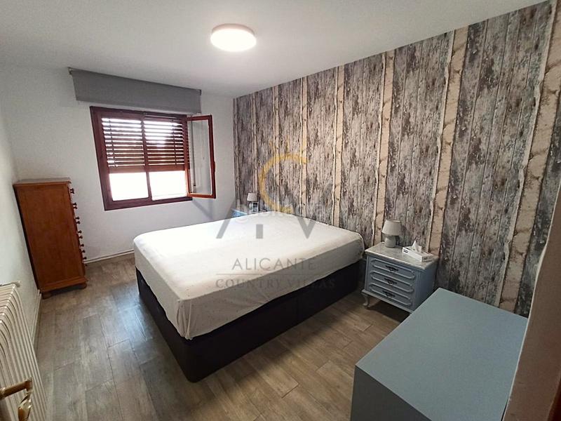 Foto 89b620ff-6c05-4a06-8fec-6f2e4e6f0dd3. Chalet  de dos alturas en monóvar en Monòver