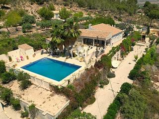 Xalet  N/a. Expectaculares vistas con vivienda y piscina