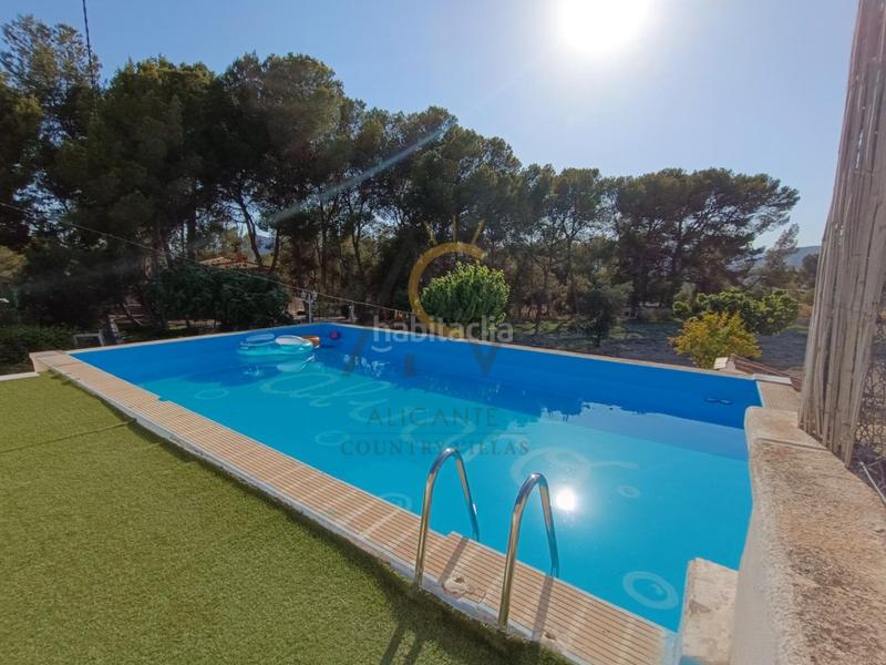 Foto 4dc7fb24-f99a-4781-b191-41f0075891ce. Chalet encantadora casa de campo con piscina y pinada, ideal para disfrutar en familia. en Romana (la)