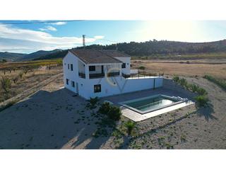 Chalet  Poligono 23 paraje 47 casas de los santos. Chalet de obra nueva con dos viviendas, piscina privada y parcel