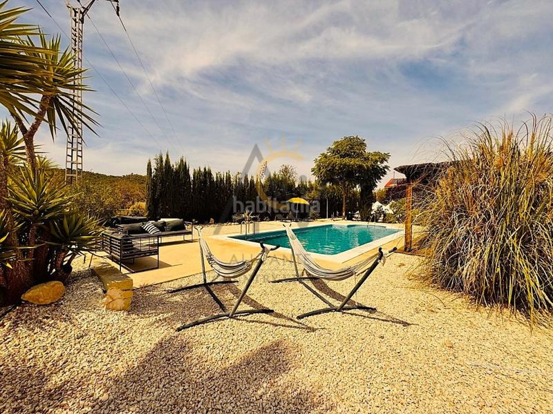 Foto d7634b9c-0427-4c24-be1f-c9aed4f39803. Mas avec parking piscine dans Monòver