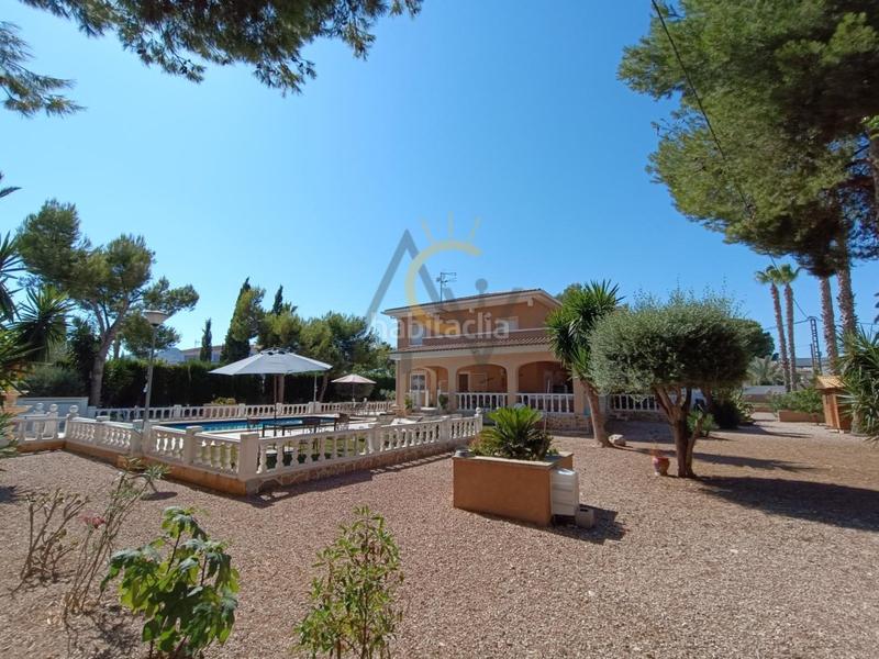 Foto e5dc9149-f692-48cb-9093-adafc2f554e1. Chalet avec chauffage parking piscine dans Pedanías Oeste Aspe