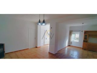 Casa  Calle m villalta cs. Vivienda luminosa con patio, almacén, terreno y vistas despejada