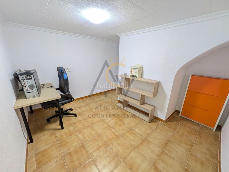 Foto 42827a98-a310-4799-b062-0e92745d9fb5. Casa amb aparcament a Monòver