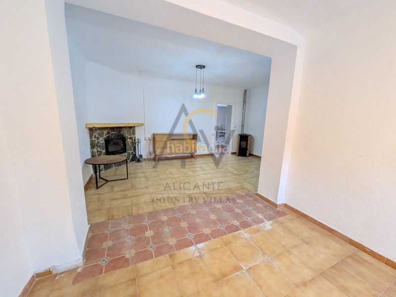 Foto 4e3349e3-39ac-4620-a9ec-8386a972d0ec. Casa amb aparcament a Monòver
