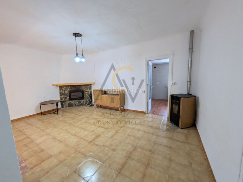 Foto 5348422b-7610-49f9-9b1a-b92bf8d04c3e. Casa amb aparcament a Monòver
