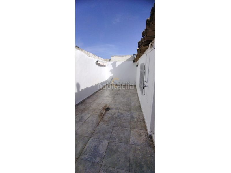 Foto 8bb3da1a-7c4c-4740-a284-f3000ee3edb7. Casa amb aparcament a Monòver