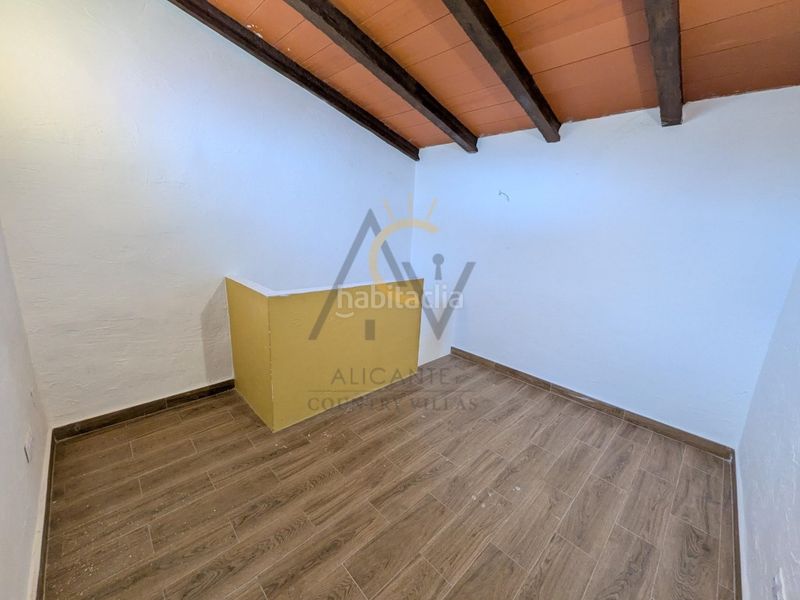 Foto f264a56c-6b16-4d50-8511-76529e10bd6a. Casa amb aparcament a Monòver