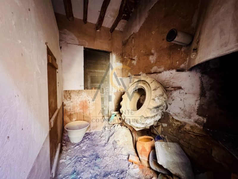Foto d0f4170e-6b8f-412f-a54a-cd0990fbc774. Casa a Romana (la)