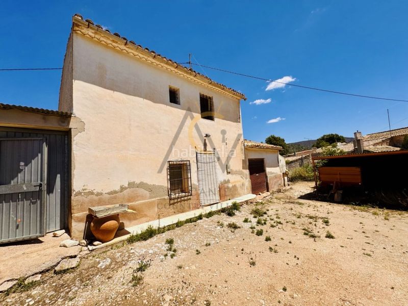 Foto b97405fd-d5b4-417d-bb7f-c1e0ee71c7ce. Masia a Monòver