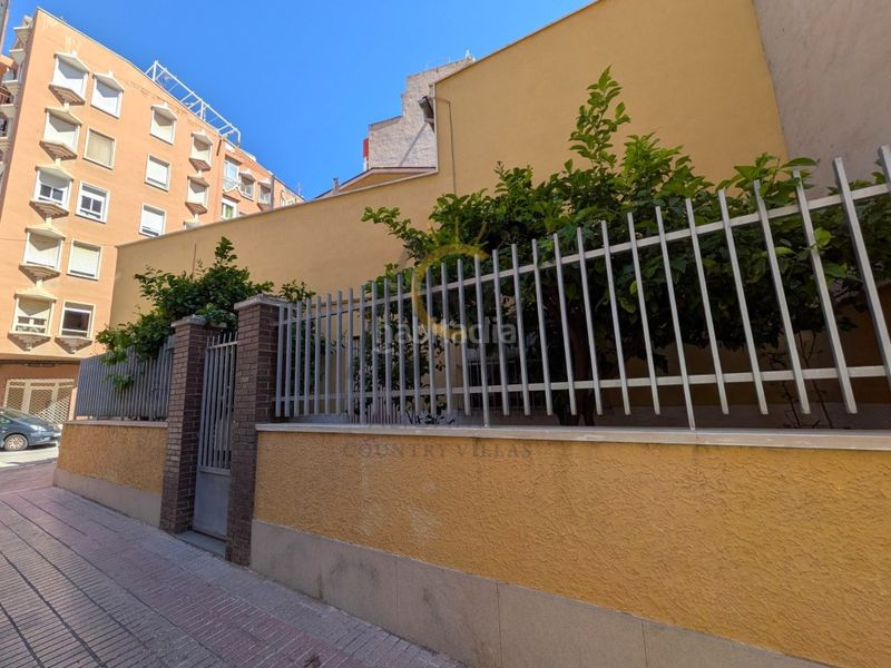 Foto 027e74df-98bc-408a-9fc2-4e1339c7bc40. Casa amb aparcament a Monòver