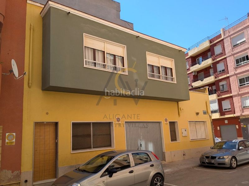 Foto 17d61e1a-a685-4a5a-ad5a-bec567fab19f. Casa amb aparcament a Monòver
