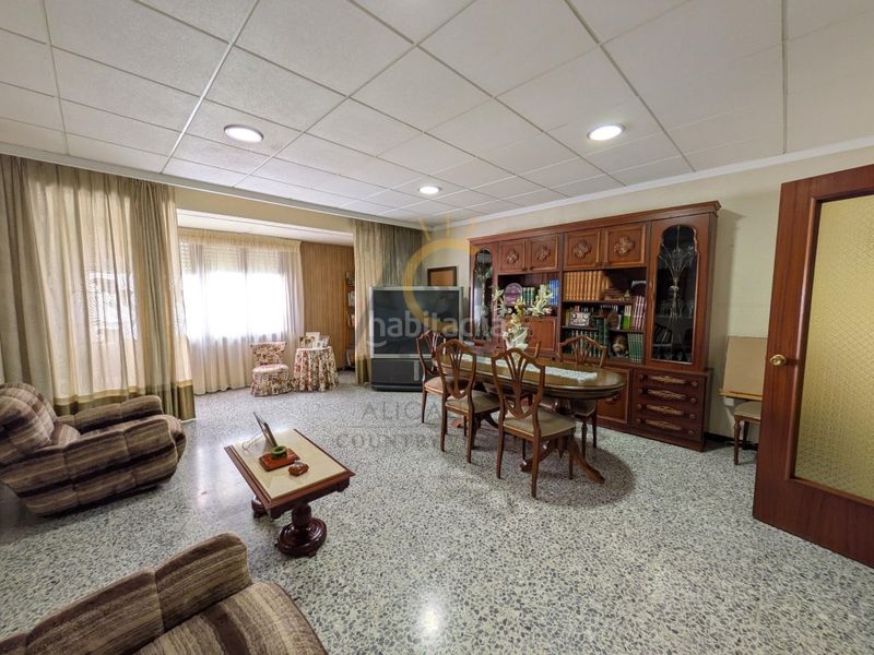 Foto 2b7ba3fb-0f35-4023-919c-13d65518a106. Casa amb aparcament a Monòver