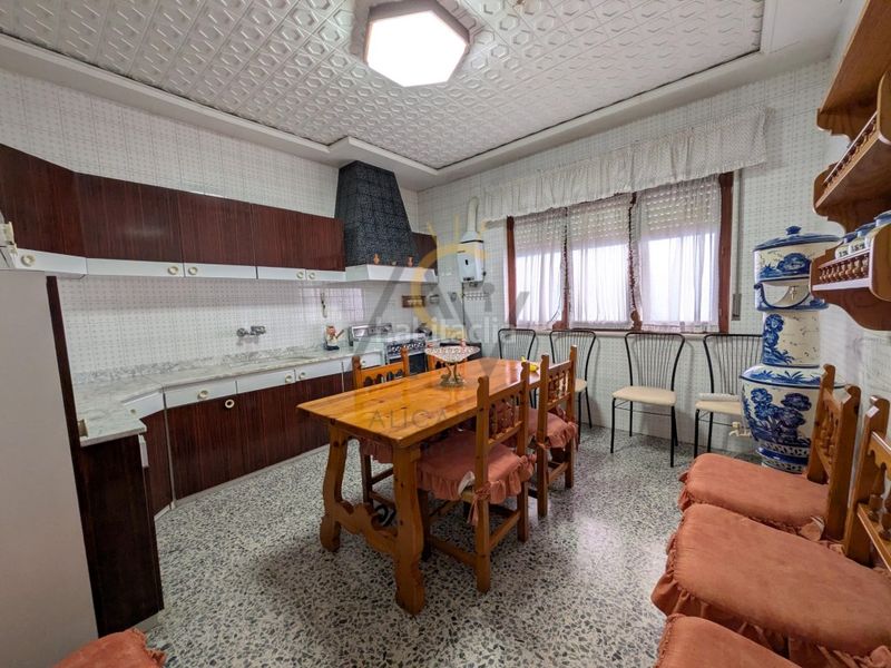 Foto 5c9892a2-169c-4ab1-bb02-10eea67d96a3. Casa amb aparcament a Monòver