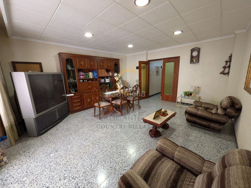 Foto 9b7eeef2-ac4a-473d-923f-d91fccd1a2eb. Casa amb aparcament a Monòver