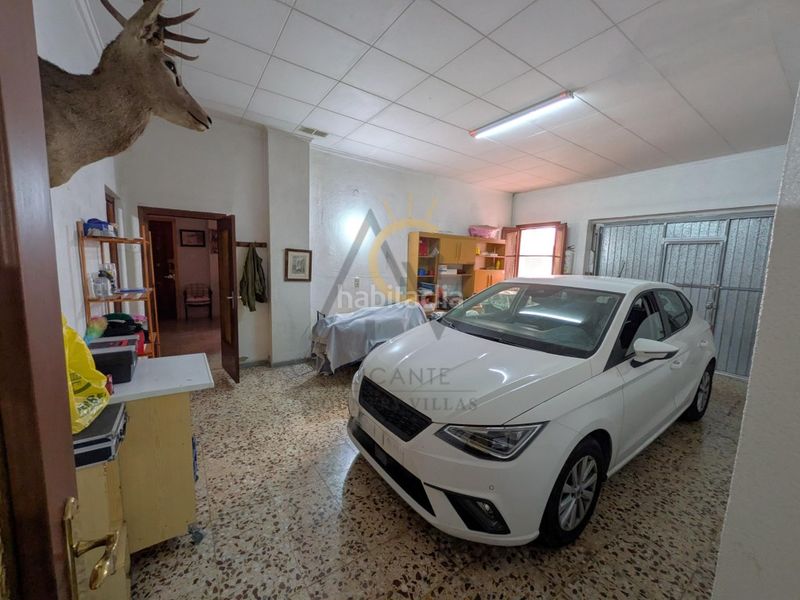 Foto 9e9c0f8e-b05d-486e-b60f-d4485a9dde49. Casa amb aparcament a Monòver