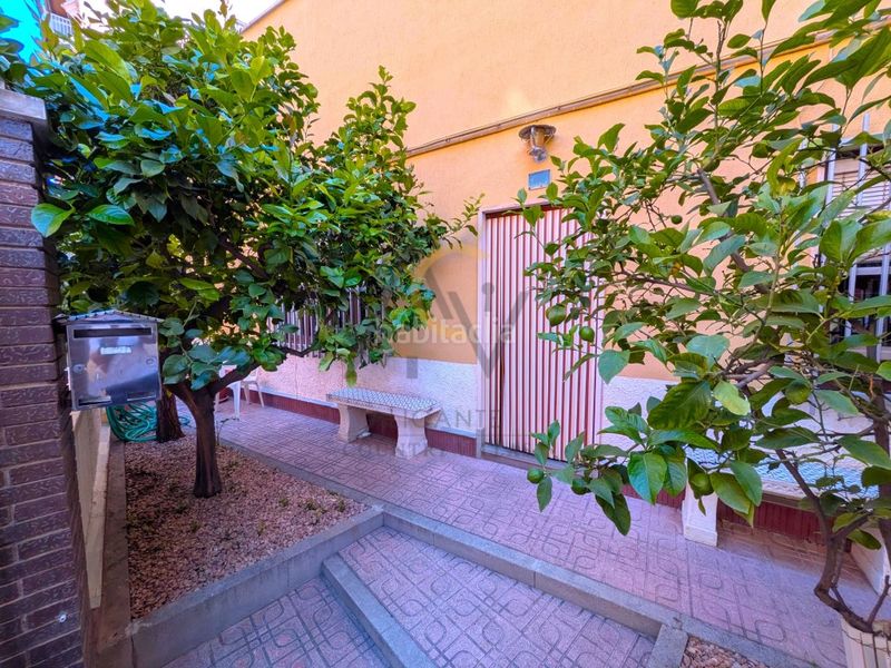 Foto a0aea595-132f-476c-a19c-2f3e39b39006. Casa amb aparcament a Monòver