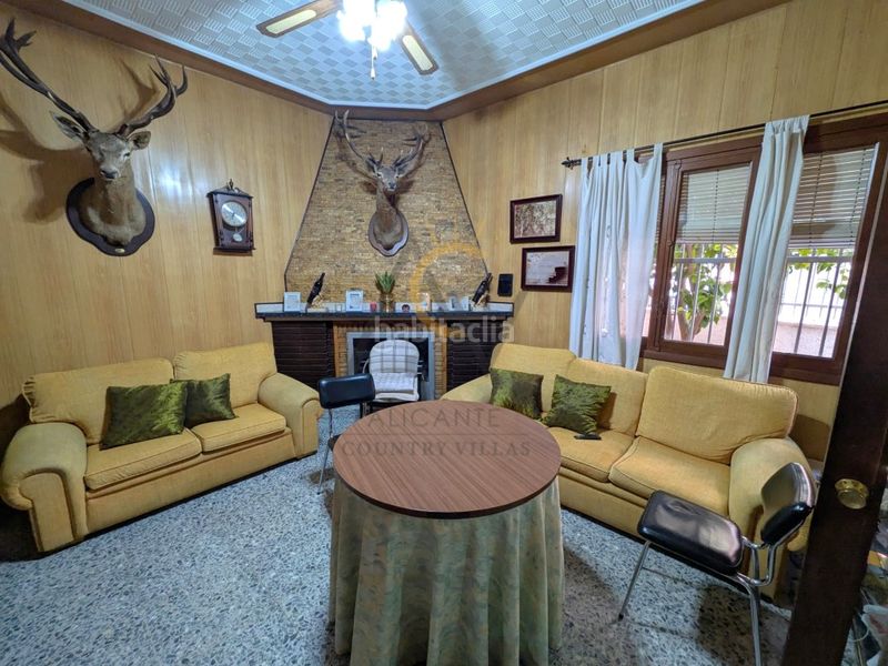Foto b92eed40-00fc-468d-8ea7-04d4118612b1. Casa amb aparcament a Monòver