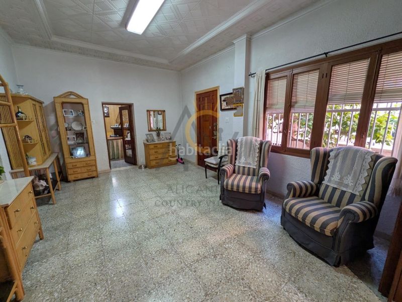 Foto bed1a691-d9cf-4de8-8d03-9b79d41b7e23. Casa amb aparcament a Monòver