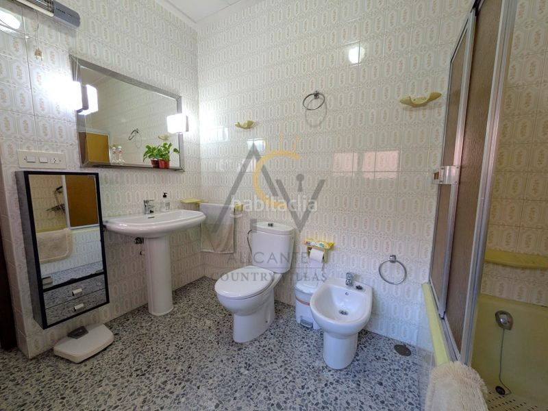 Foto bf981631-e382-4176-bba5-3c7998b33d4f. Casa amb aparcament a Monòver