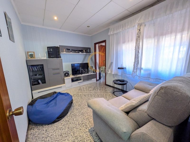 Foto c2756030-43e0-4510-96fa-2aeddce91155. Casa amb aparcament a Monòver