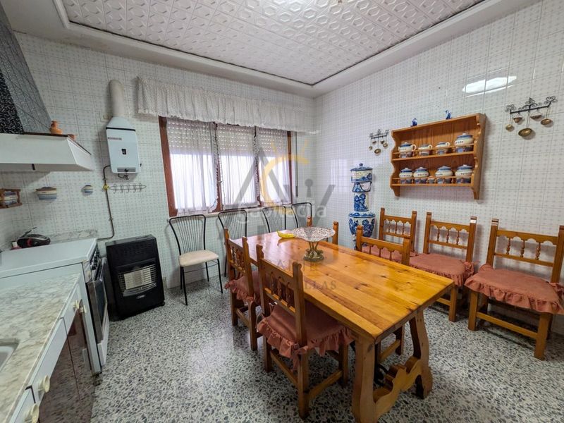 Foto f7e48c40-7463-4dde-8871-fd17c9502eb8. Casa amb aparcament a Monòver