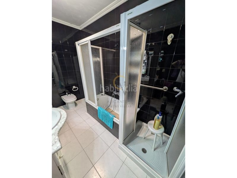 Foto f9e34e00-43e1-40ca-81ae-992fb33e3430. Casa amb aparcament a Monòver