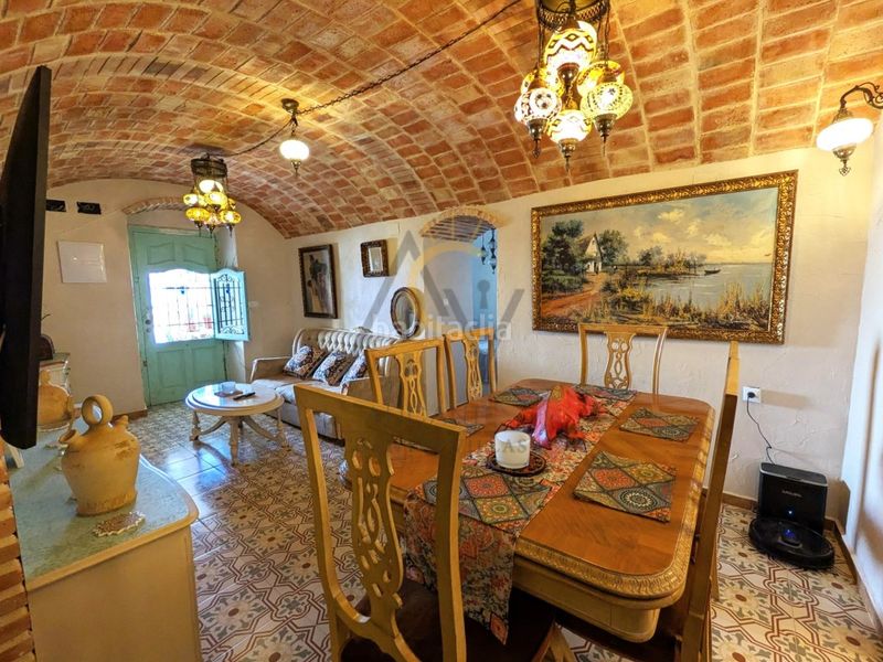Foto a1063b37-a464-4b85-948a-3ae329932858. Casa amb aparcament a Algueña