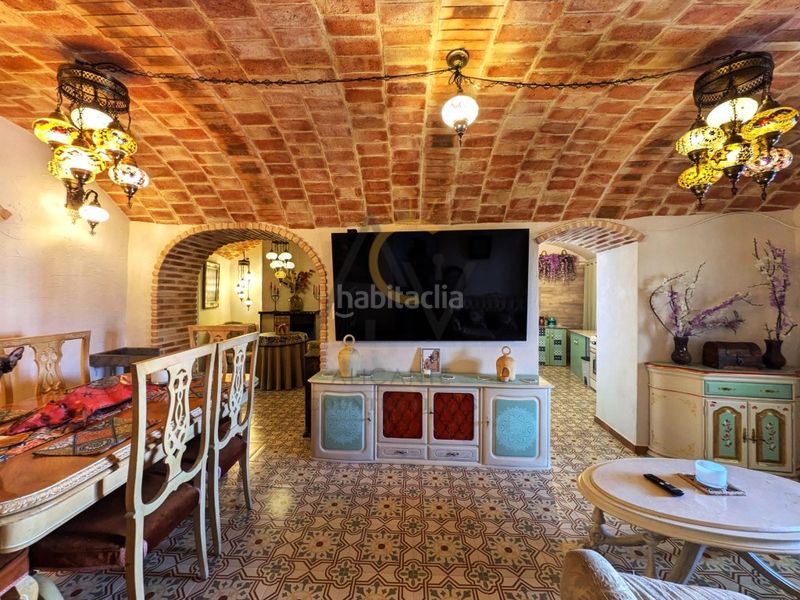Foto ef983289-0517-4fc1-a895-4e0bfb2b74d4. Casa amb aparcament a Algueña