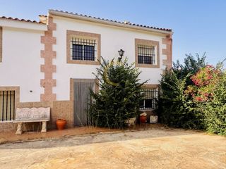 Bauernhof  Partida solana alta de algayat. Casa adosada