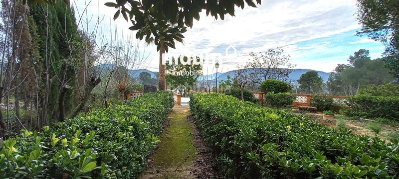 Foto c177a5ff-ea12-47e8-82f4-897a4835fcde. Chalet excelente chalet en venta con piscina. ubicado en parcela urbana de 7.200m aprox. en Xàtiva