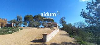 Xalet a Xàtiva. Chalet en venta en xàtiva reformado con piscina. ubicado en parc