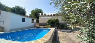 Xalet a Xàtiva. Chalet en venta en xàtiva, con piscina y parcela urbana de 1300m