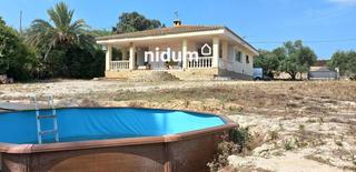 Chalet en Xàtiva. Chalet en venta en xàtiva ubicado en parcela urbana de 7.600m ap
