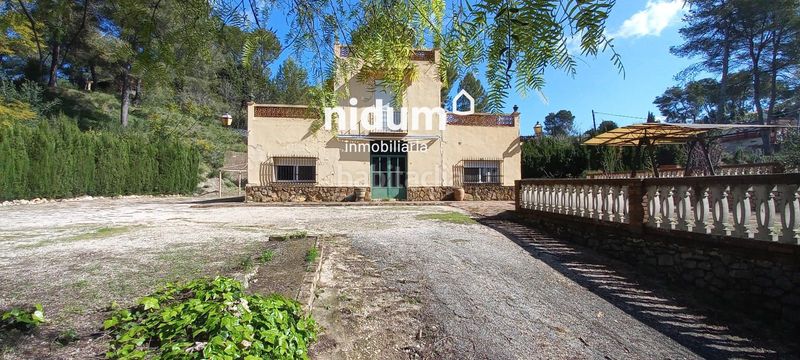 Foto aa9bd9a6-eb92-4d9c-9947-6f0e54e0c694. Xalet amb piscina a Xàtiva