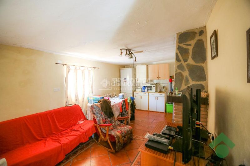 Foto a77e3669-69c6-47af-9a18-b509e50ec242. Masia amb aparcament a El Rescate - Río Seco Almuñécar