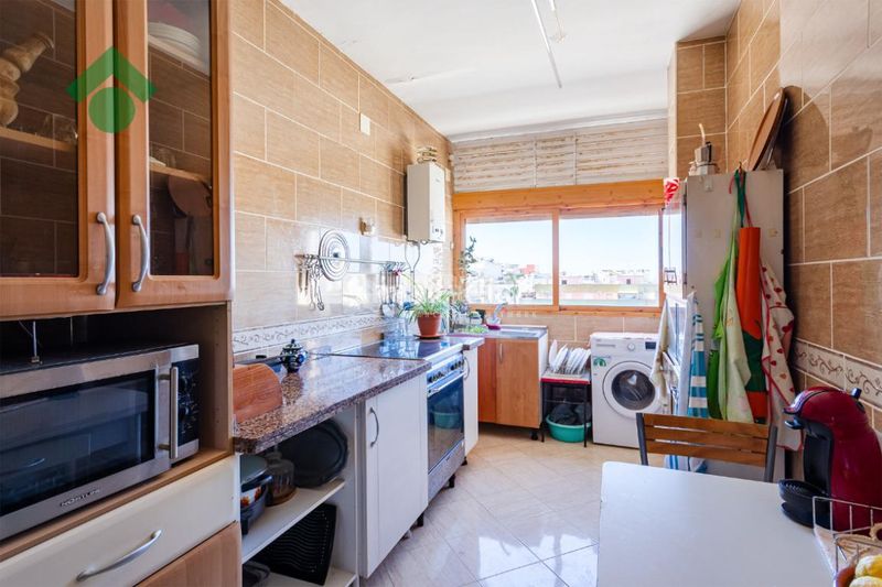 Foto 18e383b8-0a6a-46d9-a7e3-b8307b76a36e. Pis a Almuñecar centro Almuñécar