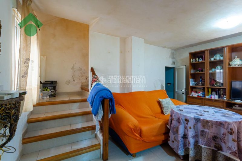 Foto 0bc48636-7a67-4225-a02b-0a263df74986. Casa aparellada a Almuñecar centro Almuñécar