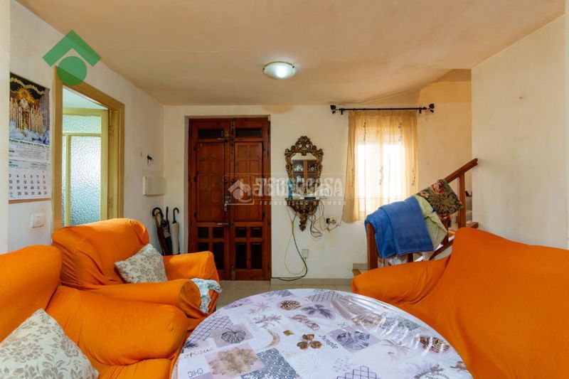 Foto 4c820c82-8c13-4a8d-803b-34efb3ac9679. Casa aparellada a Almuñecar centro Almuñécar