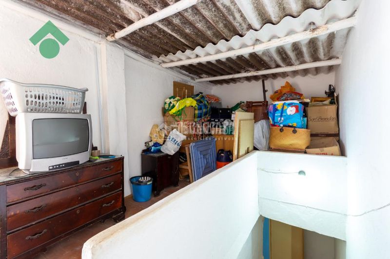 Foto 5f0a5e62-bc1d-4cd9-852e-b86ced4328ab. Casa aparellada a Almuñecar centro Almuñécar