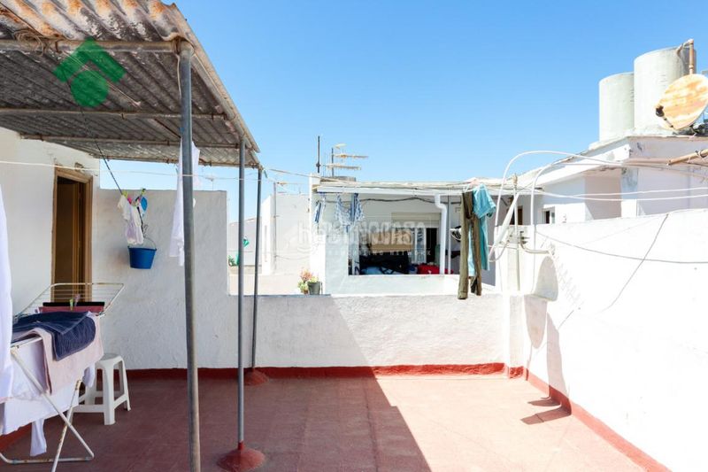 Foto 6322bcb7-46d7-4d33-8a19-09e97018aef5. Casa aparellada a Almuñecar centro Almuñécar