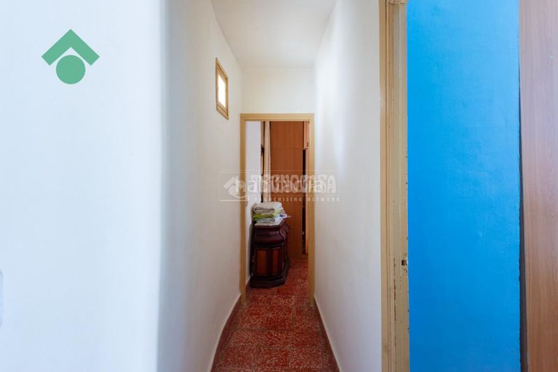 Foto 8fdcf8a9-10d2-4c22-a7f7-3c9d01fa80bf. Casa aparellada a Almuñecar centro Almuñécar