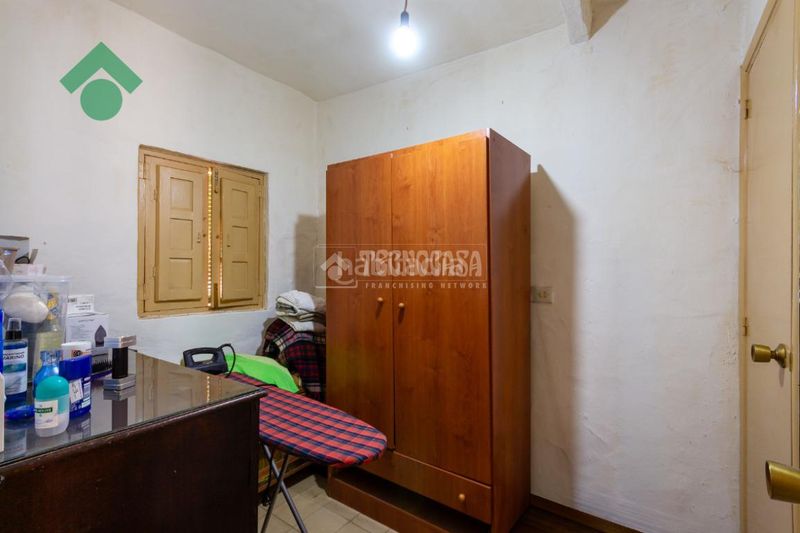 Foto 92338bd6-fb01-4ec4-ad6f-0af26b2a4b48. Casa aparellada a Almuñecar centro Almuñécar