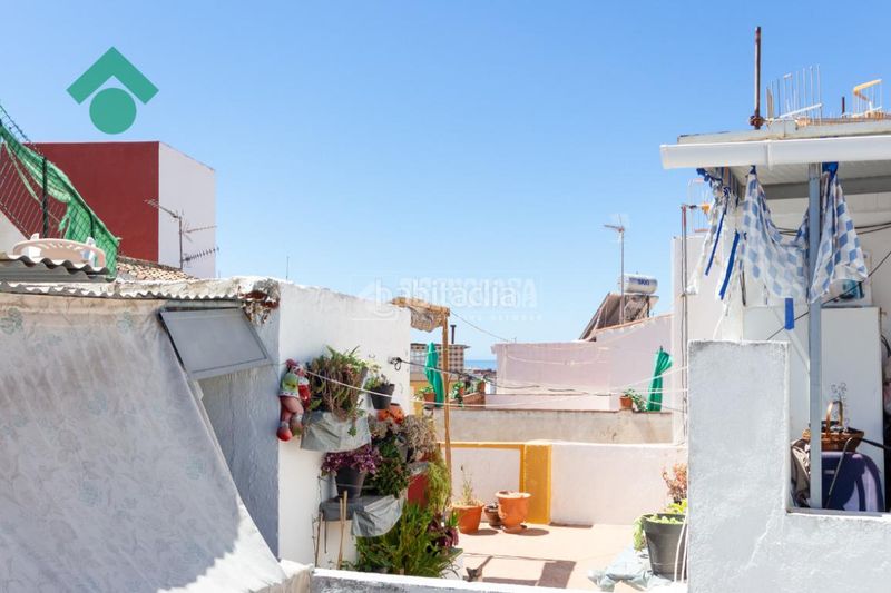 Foto e105f7c5-7a1e-4aba-b98d-bc7aea4f8845. Casa aparellada a Almuñecar centro Almuñécar